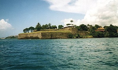 What geographical feature is prominent in Fort-de-France?