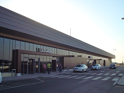 Which airport serves the city of Badajoz?