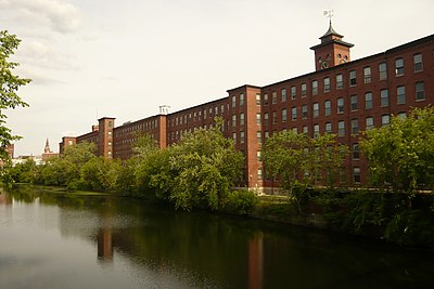 Which famous inventor had a factory in Nashua?