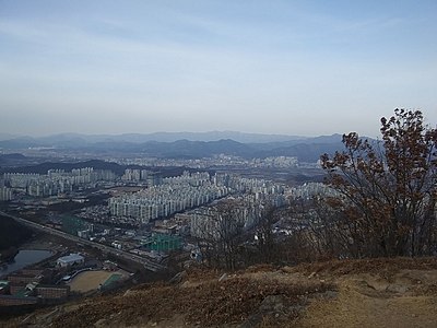 How far is Daegu from the seacoast?