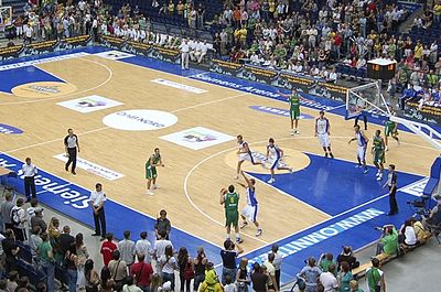 In which year did Lithuania regain its independence, leading to the resurrection of the national basketball team?