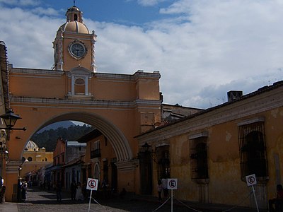 What is the name of the famous coffee plantation near Antigua Guatemala?