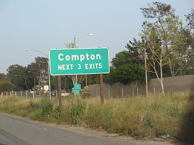What is the water area occupied by Compton?[br](updated in 2010)