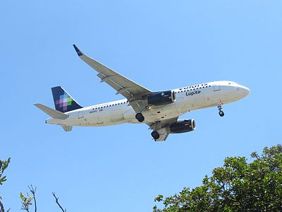 Where are Volaris' hubs located?