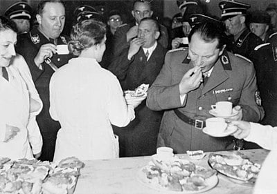 What was Göring's fate after his conviction at the Nuremberg trials?