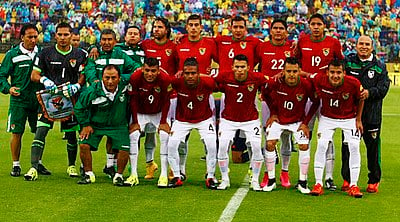 Who organizes the Bolivia national football team?
