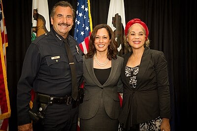 Which two academic degrees has Kamala Harris achieved?[br](Select 2 answers)