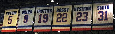 How many consecutive playoff series wins did the Islanders achieve between 1980 and 1984?