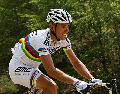 How many stages did Gilbert win at the Vuelta a España in 2012?