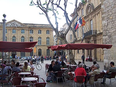 What are the inhabitants of Aix-en-Provence called?