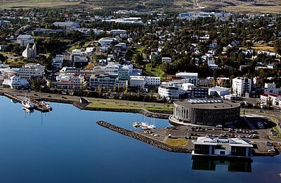What is the main feature of Akureyri's harbor?