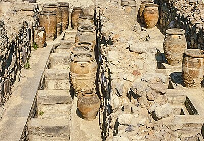 When was the palace of Knossos abandoned?