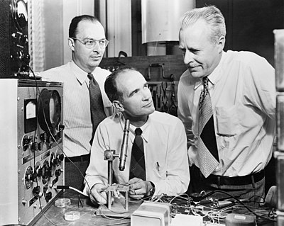 What electronic device’s development did the transistor revolutionize?
