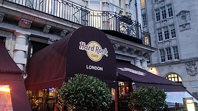 What type of tribe owns Hard Rock Cafe International?