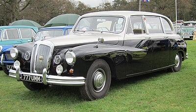 In which year did the Daimler Company Limited buy the rights to use the Daimler name?
