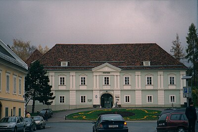 Which music university is situated in Klagenfurt?
