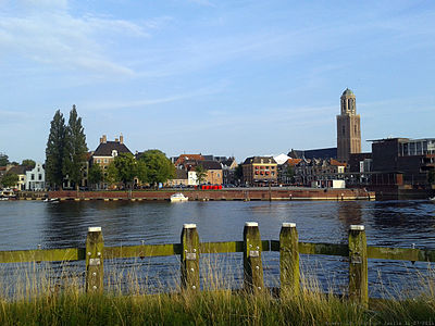 Which of the following cities or administrative bodies are twinned to Zwolle?[br](Select 2 answers)