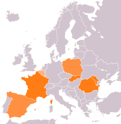 How many employees does Orange S.A. have outside of France?