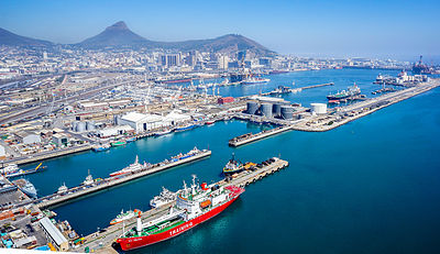 Which of the following bodies of water is located in or near Cape Town?