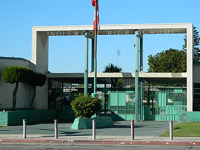 What is the name of the community college located in Inglewood?