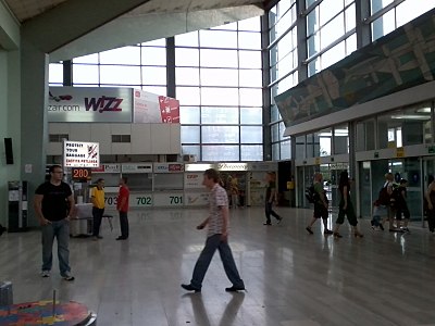 How many passenger terminals does Belgrade Nikola Tesla Airport have?