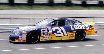 In which NASCAR series did Skinner compete?