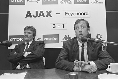 What football philosophy did Johan Cruyff promote?