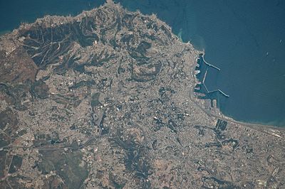 What is the language officially spoken in Algiers?