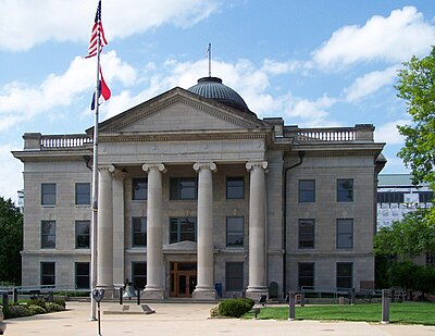 What is the name of the street that connects Francis Quadrangle and Jesse Hall to the Boone County Courthouse and the City Hall?
