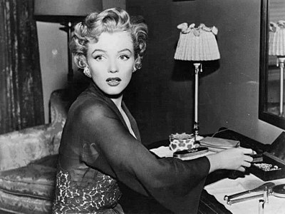 What instrument does Marilyn Monroe play?