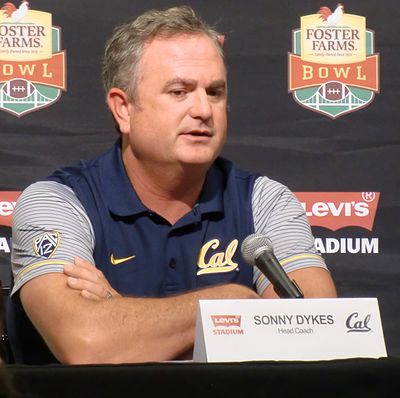 Which Bowl victory did Dykes achieve with California?