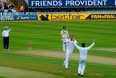 Who was bowling alongside Stuart Broad when he took his 600th Test wicket?