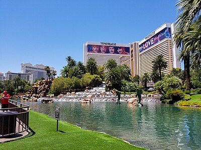 Which famous magic duo performed at The Mirage for nearly 14 years?
