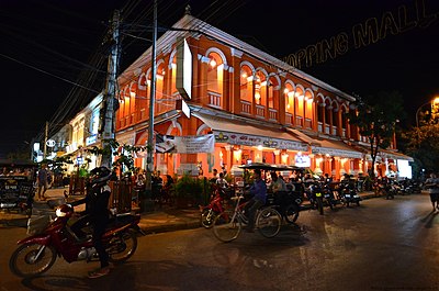 What is the main religion practiced in Siem Reap?