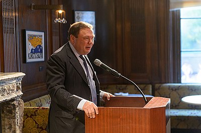 According to Forbes, where was Mikhail Fridman ranked among the richest Russians as of 2017?