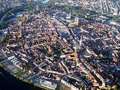Which of the following cities or administrative bodies are twinned to Lübeck?[br](Select 2 answers)
