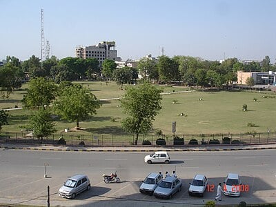 What is the estimated GDP (PPP) of Faisalabad in 2025?