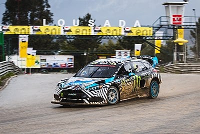 What was the name of the company Ken Block shifted his focus to after DC shoes?