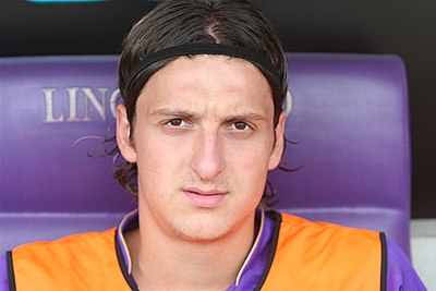 Has Zdravko Kuzmanović played for the Serbian youth national teams?