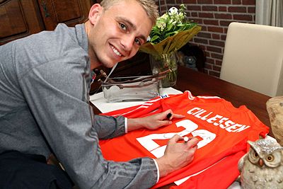 Which club does Jasper Cillessen currently play for?