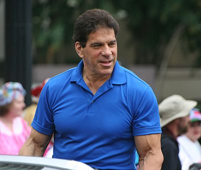 What well-known series did Lou Ferrigno participate in between 1977 and 1982?