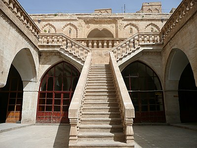 Which architectural style is Mardin famous for?