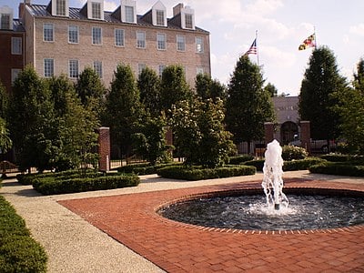 [br]How many employees did University Of Maryland have in 2020?