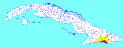Which community in Santiago de Cuba is known for its beach?