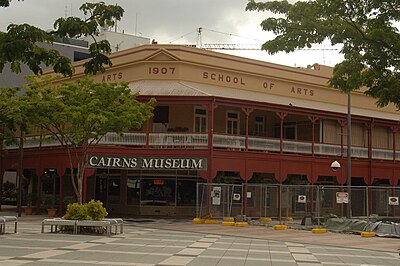 What group of immigrants helped develop Cairns' agriculture in the late 19th century?