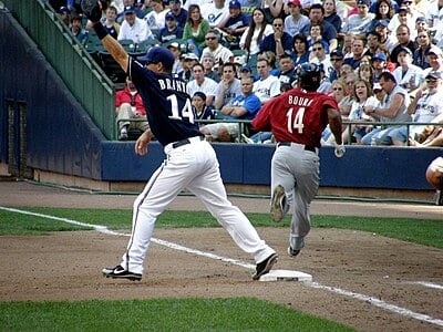 What position did Branyan compete for on the Brewers in 2005?