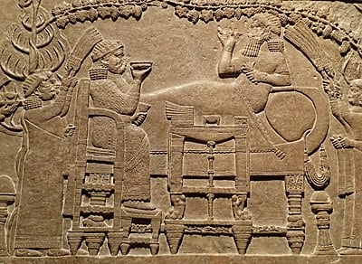 What famed library did Ashurbanipal build?