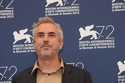 For "Gravity", Alfonso Cuarón worked with which famous actress?