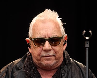 What is Eric Burdon known for in terms of his singing?