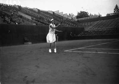 How is Helen Wills often considered in the tennis world of the 20th century?